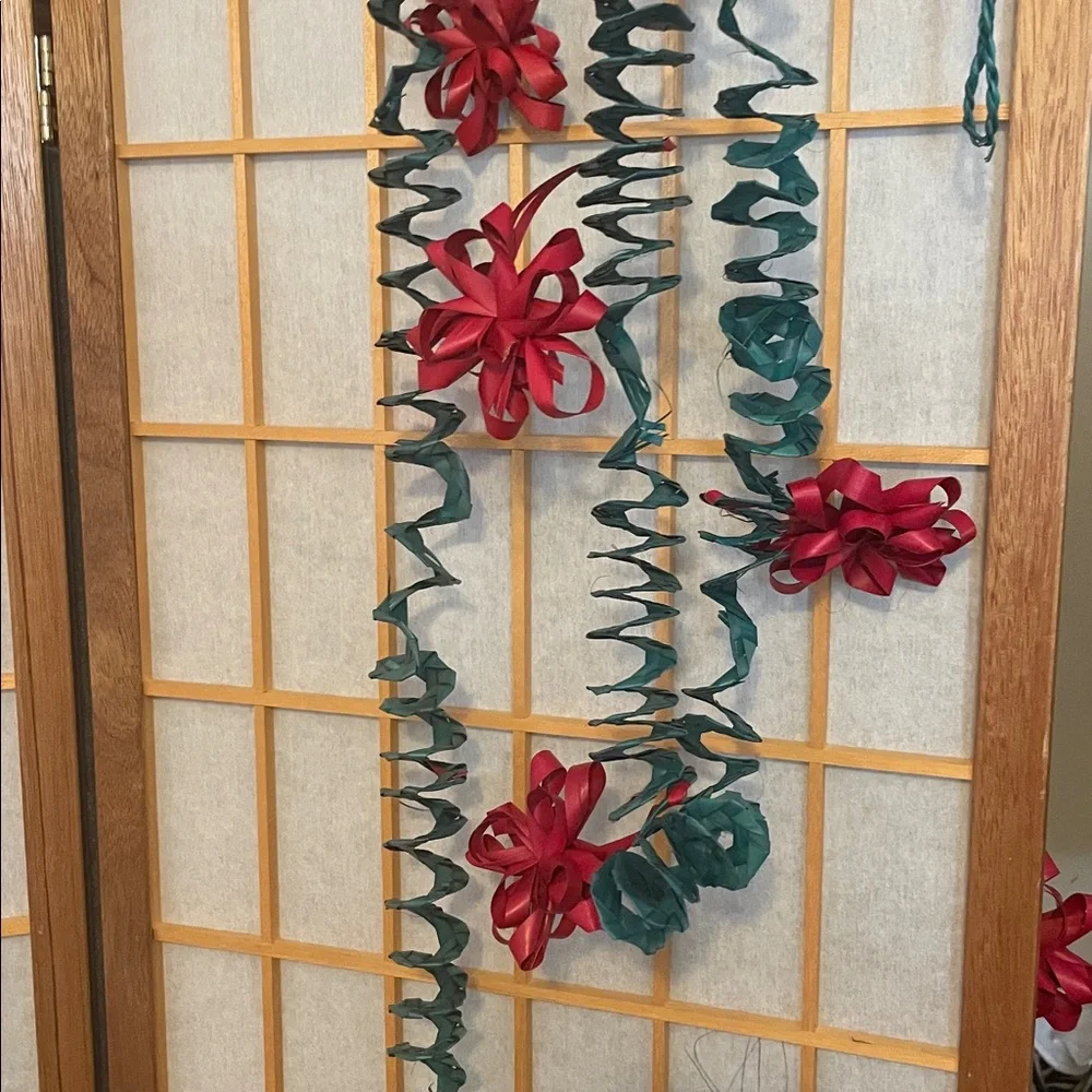 Vintage Hand-Made 70’s Festive Green and Red Holly Paper Garland